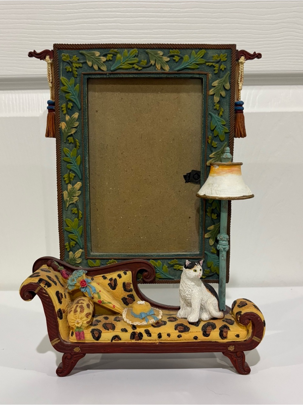Decorative Cat Chaise Photo Frame 4x6